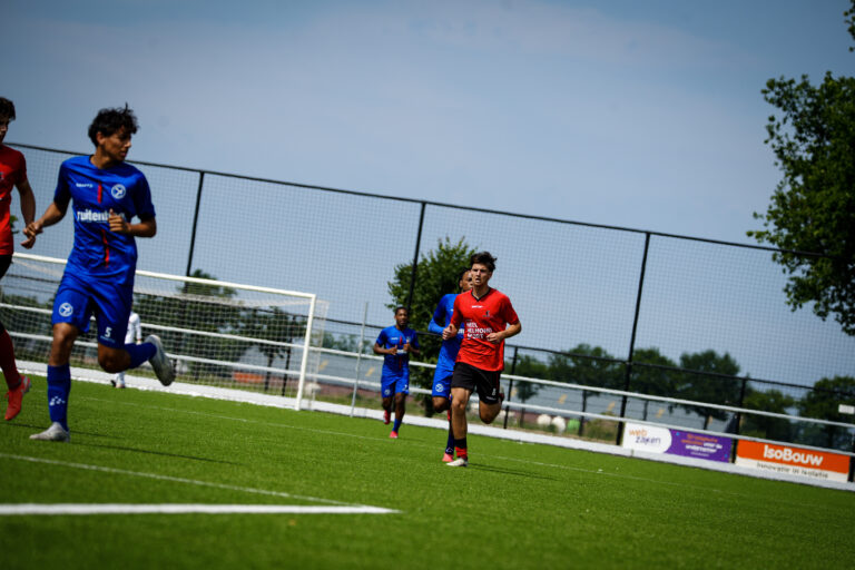 Jeugdspeler in actie