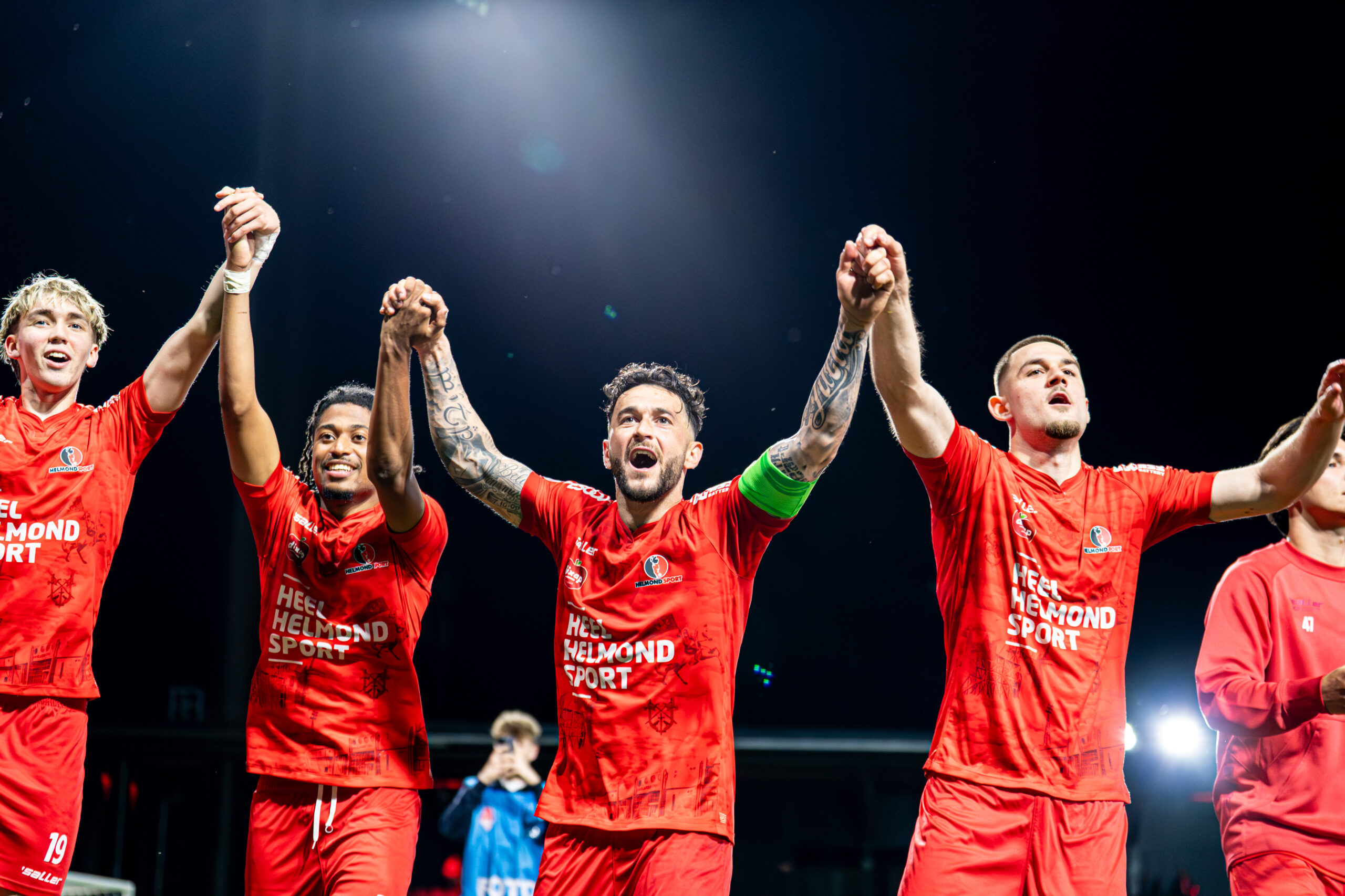 Helmond Sport sluit thuisseizoen winnend af tegen VVV-Venlo